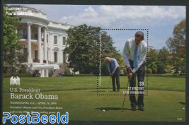 Barack Obama plays Golf s/s